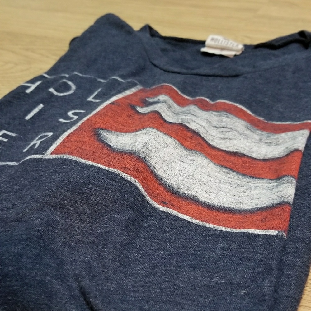Hollister shirt